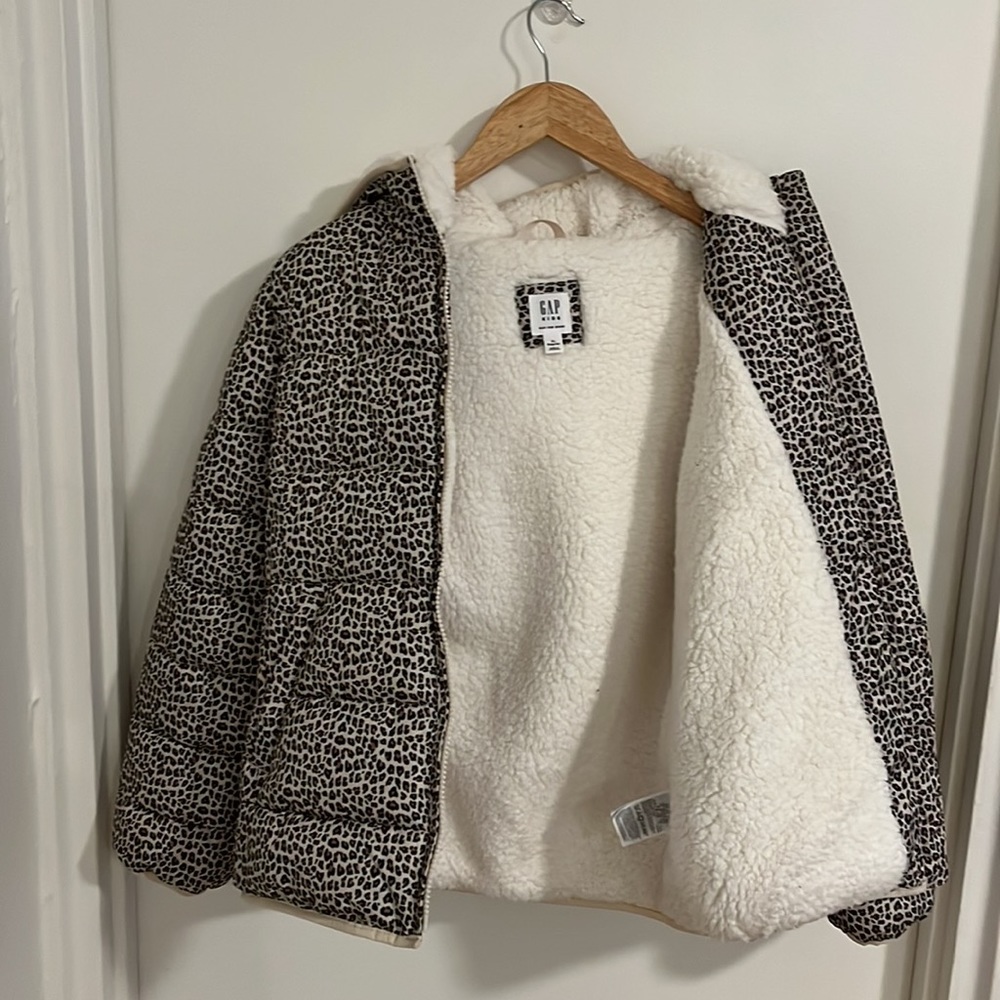 Gap kids XL animal print jacket. Excellent condition. 2 front pockets.